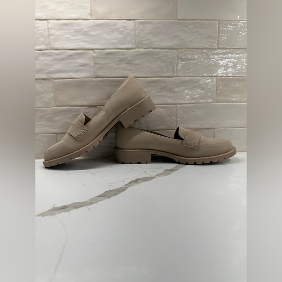 Dolce Vita Loafers | Chunky Lug Sole | Beige Neutral | Size 9| NWT - Picture 6 of 9
